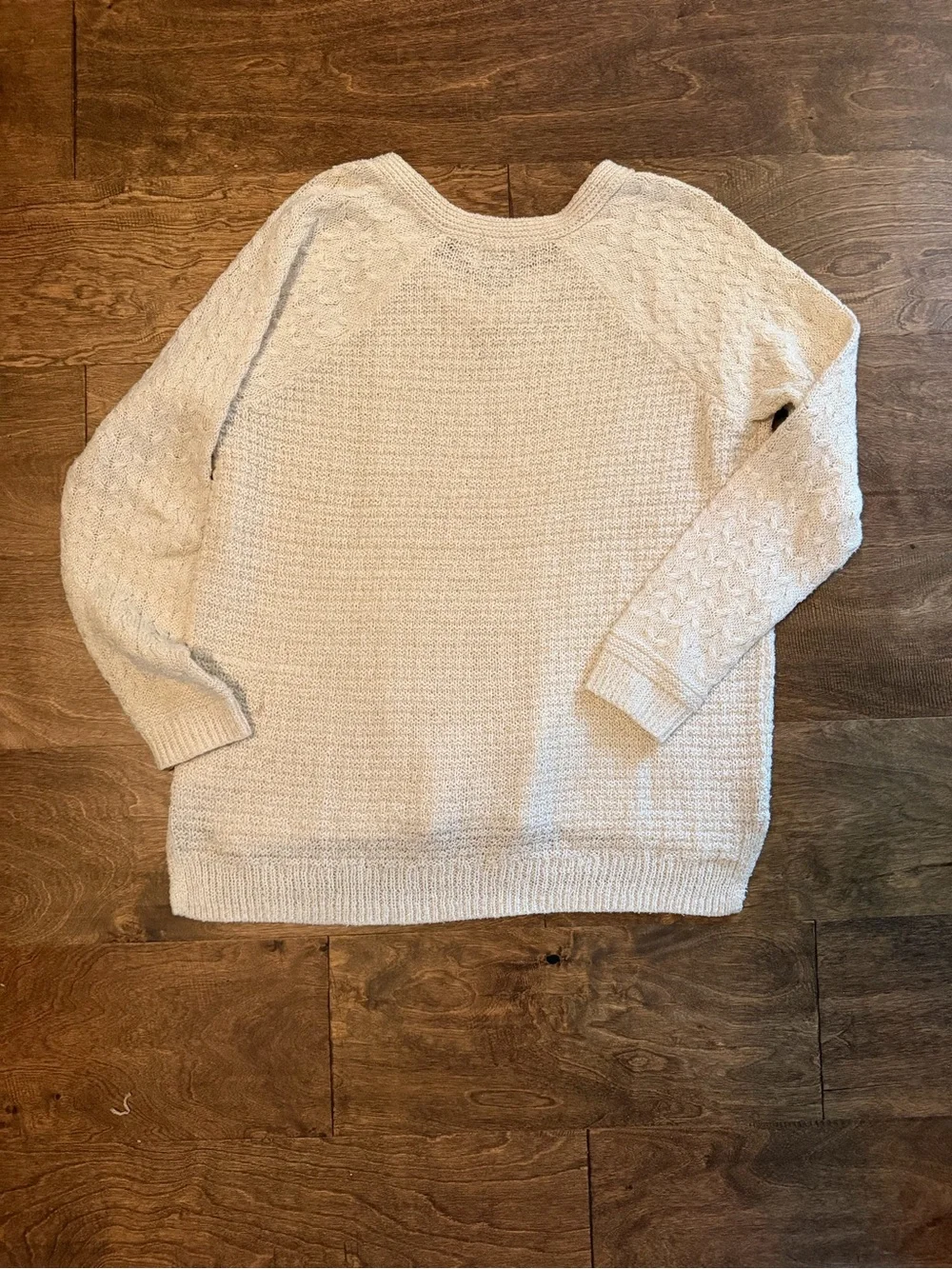 Time and Tru Cream Cable-Knit V-Neck Pullover Sweater
